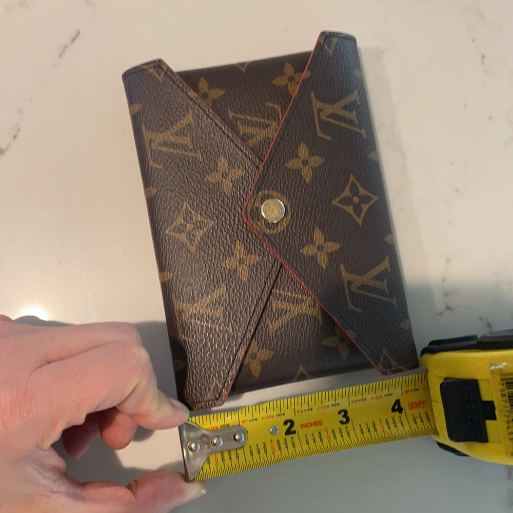 Louis Vuitton Wallet - Picture 12 of 12